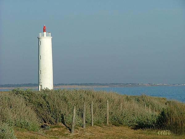 le-phare-de-st-gilles-copie-1.jpg