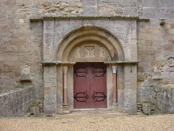 800px-Fontfroide-porte.jpg