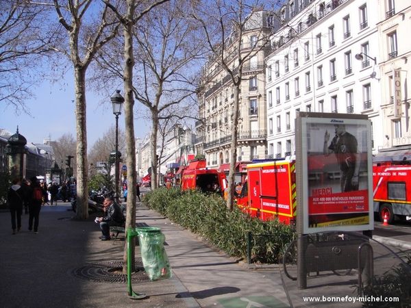 Incendie à l'Elysée Montmartre 22.03.2011 Pompiers pour Feu Elysée Montmartre