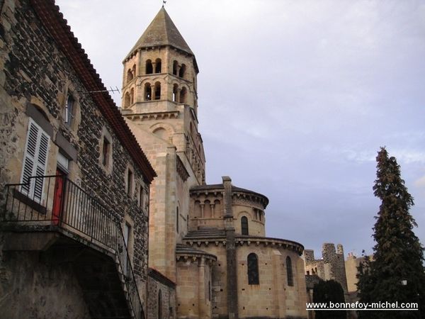 Saint-Saturnin-Eglise-2.jpg