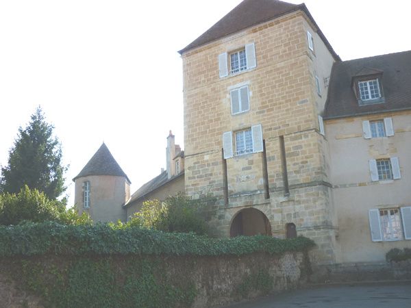 Châteaumeillant-poterne