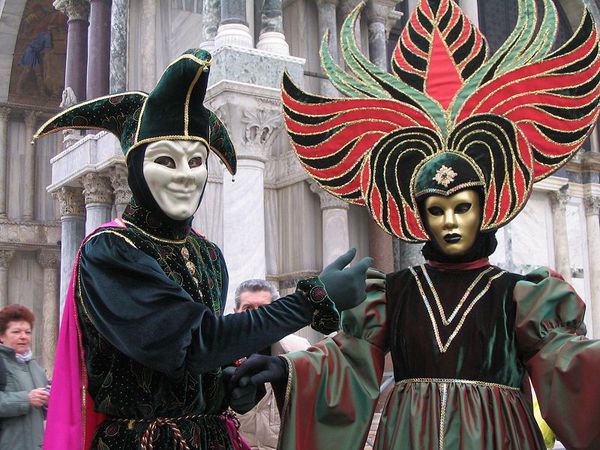 800px-Venezia_carnevale_7.jpg