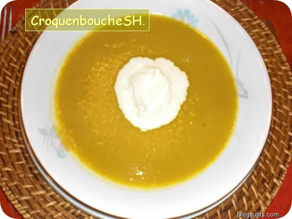 Potage de potiron exotique au lait de coco et au curry