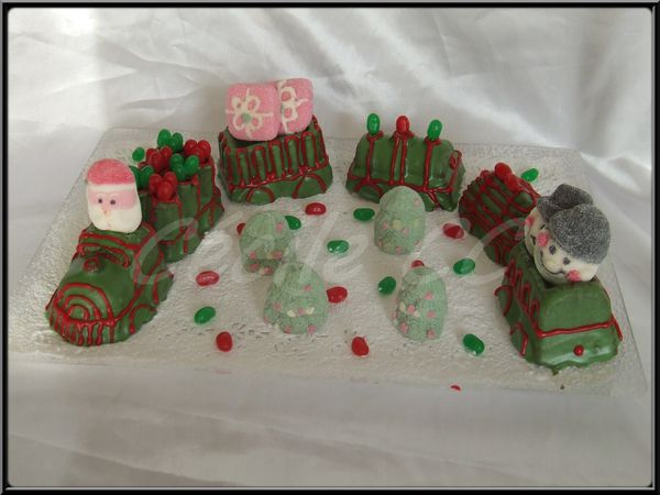 Tuto : faire un gâteau en forme de boule de Noël - Mes gâteaux rigolos  by Cécile CC