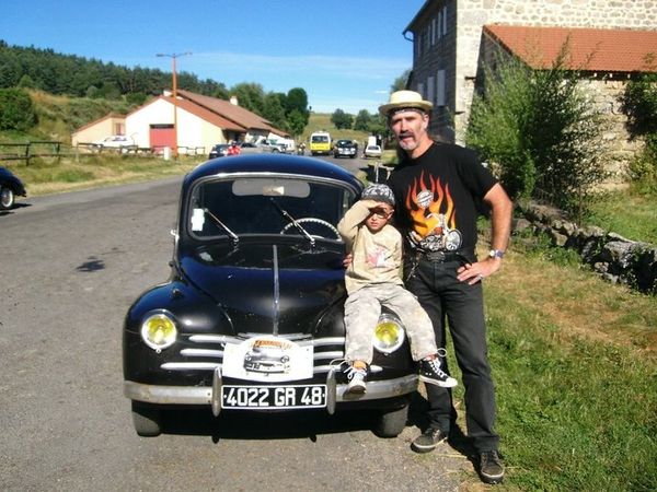 La-RENAULT-4cv-PIERROT-et-Moi.jpg