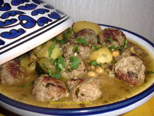 tajine-de-boulettes-de-boeuf-en-sauce-blanche-CIMG6126--2-.jpg