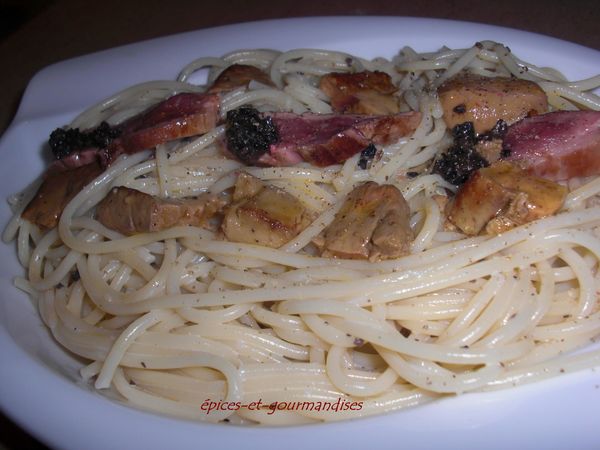 spaghettis-royales-truffees-au-magret--et-foie-gras-frais-.JPG