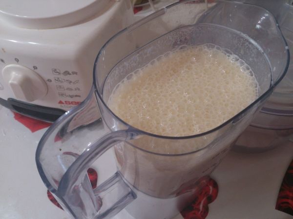 Smoothie-de-banane--pomme---peche-au-miel---1905.jpg