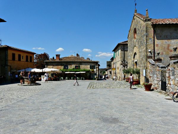 Monteriggioni--2-.JPG
