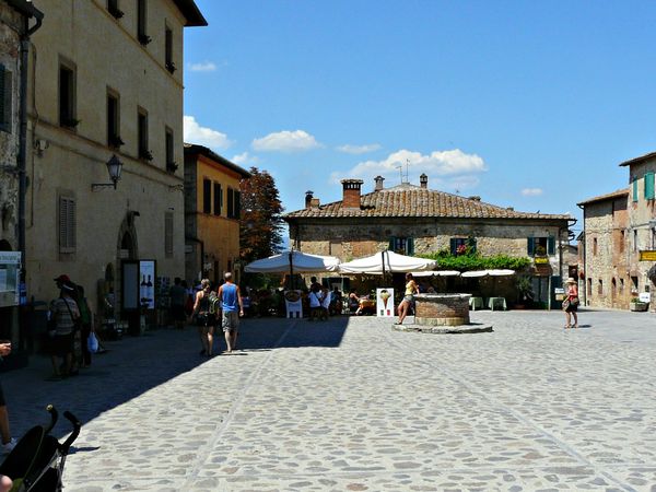 Monteriggioni--7-.JPG