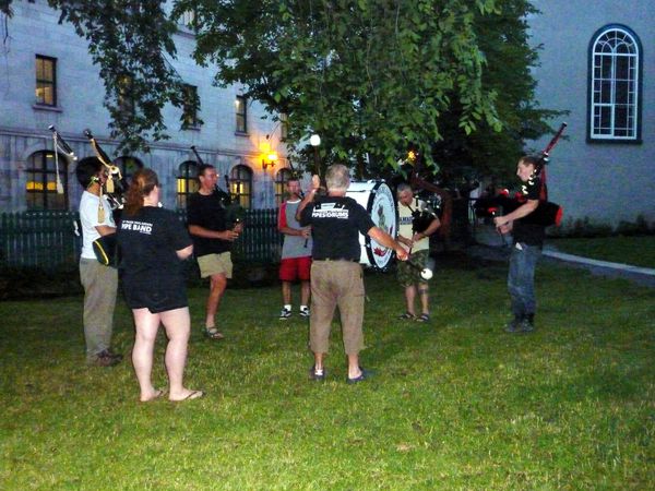 Québec concert Pipes et Drums b