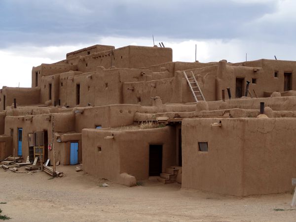 Taos-Pueblo-16-maison-communautaire.jpg