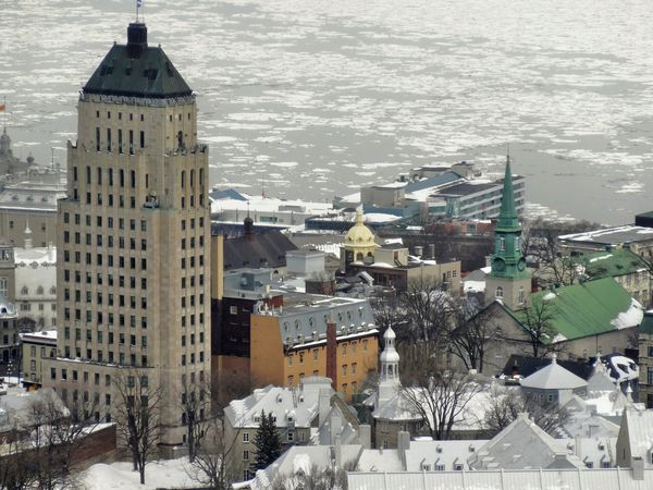 Québec Edifice Price et Hôtel Clarendon vu de l'Observato