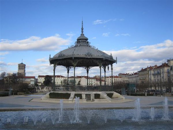 2012-06 0136-valence-kiosque-cathedrale