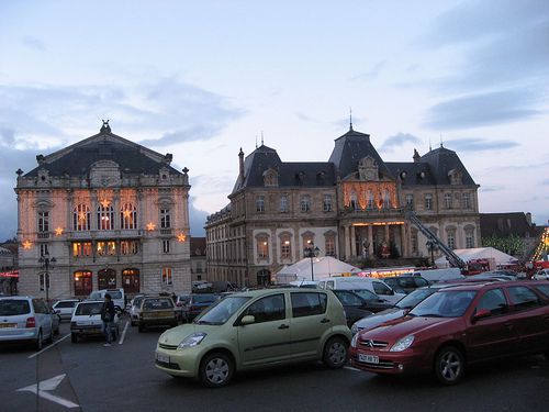 Le Théâtre et l'Hôtel de Ville 08