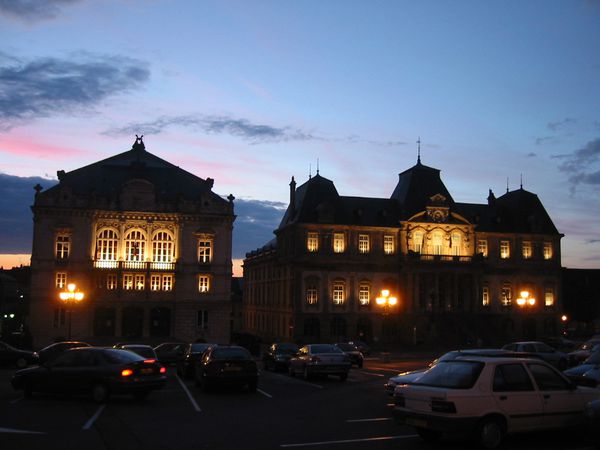 Le Théâtre et l'Hôtel de Ville 09