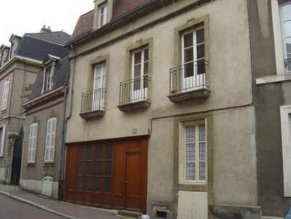 Rue Saint-Antoine - 100 0045 (Copier)