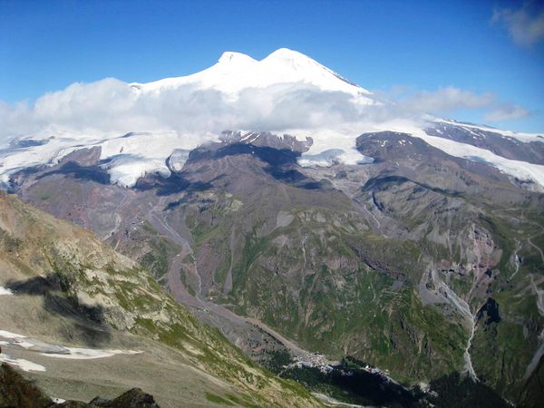 Mt._Elbrus_in_Russia.jpg