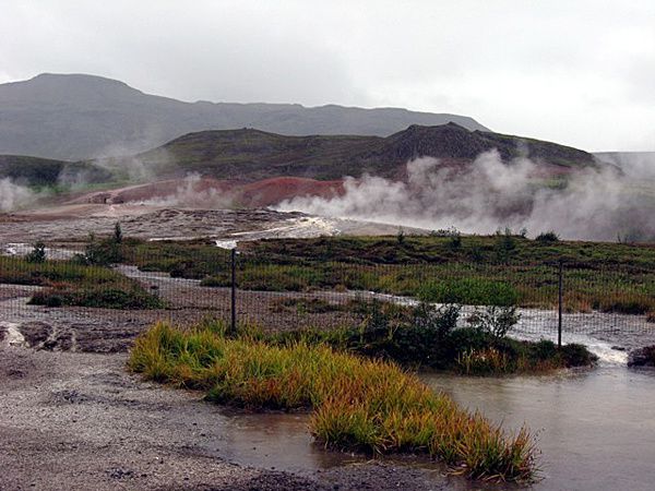 Geysir-geothermal-area---Lee-Siebert.jpg