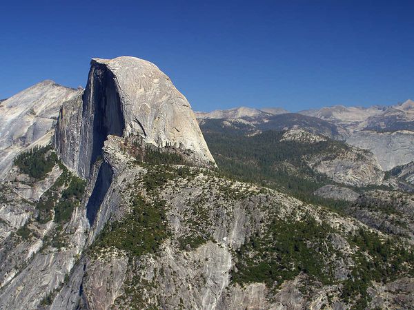 Yosemite-Half-Dome-California---Le-peit-journal.jpg