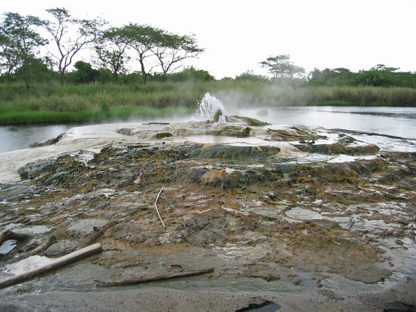 Buranga2 - Mumbuga erupting spring. - Flickr