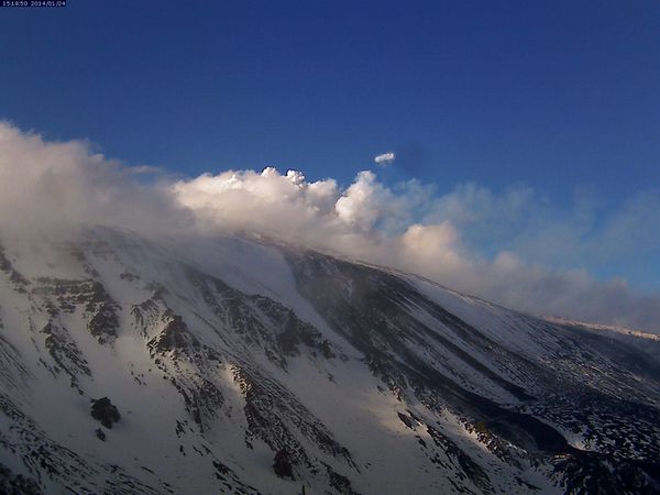 2014.01.24-15h19-Webcam-etnatrekking---anneau-fumee.jpg