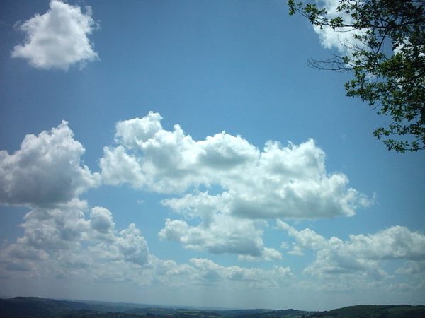 Le-veinazes--ciel-bleu.JPG