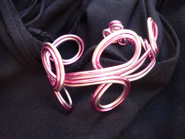 bracelet-pink-lady.JPG
