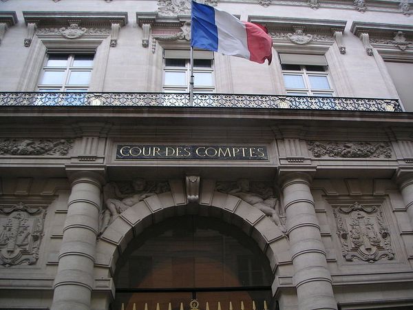 800px-Cour des comptes Paris entrée