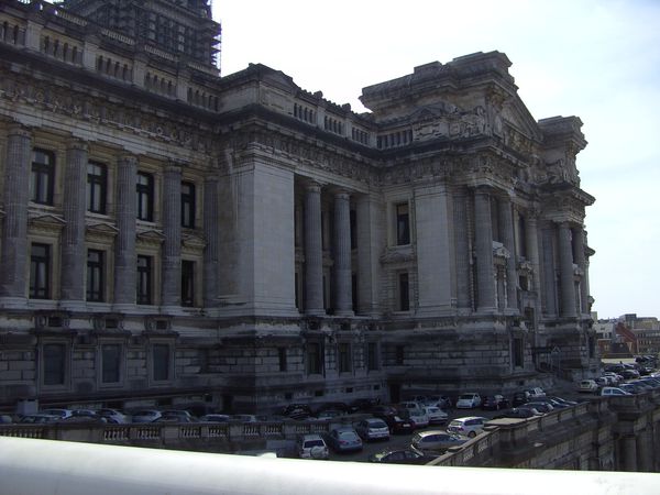 palais de justice arrière