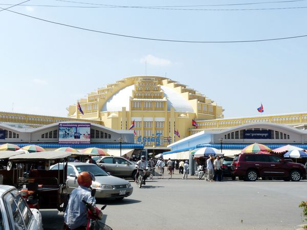 042. marché central cambodge