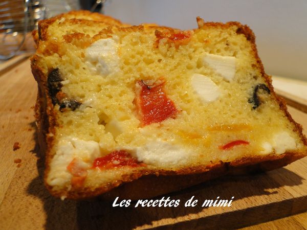 Cake--aux-poivrons--feta-et-olives-noires.JPG