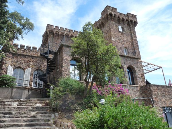 Le Château d'Agecroft -TOURISTRA