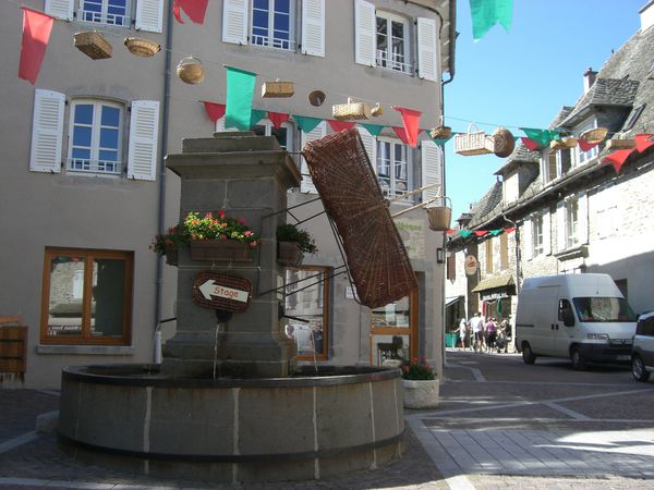 La-fontaine-Montsalvy.jpg
