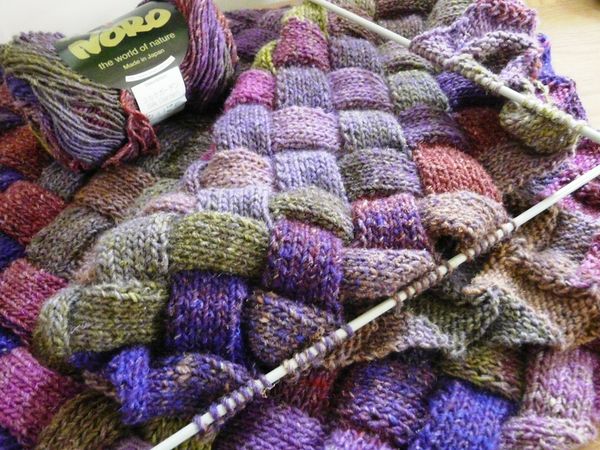 http://img.over-blog.com/600x450/3/98/22/42/tricot/Lady-eleonor.JPG