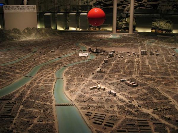 2108Diorama-hiroshima-aftermath