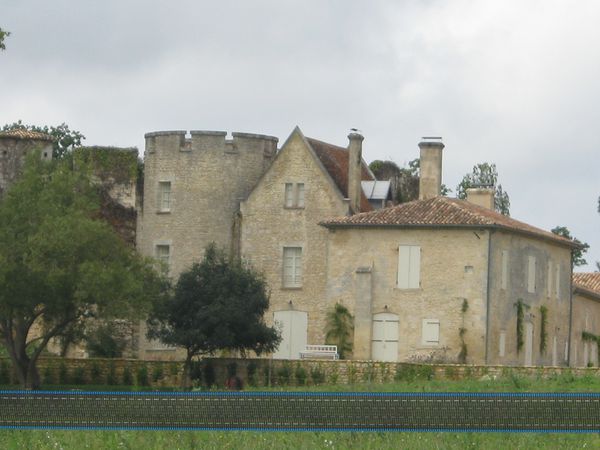 ST SAUVEUR château DU BREUIL