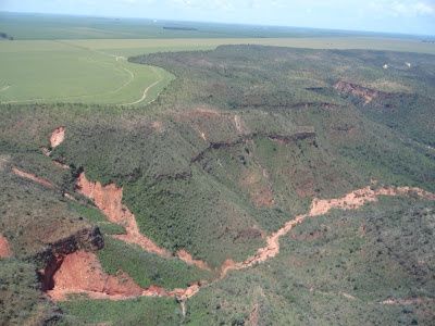 Brésil: Une faille de 7km de long s'ouvre soudainement Dbresil