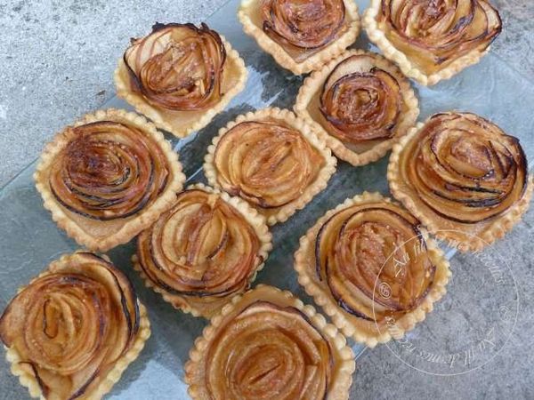 Tartelettes-fleurs-de-pommes--1-.jpg