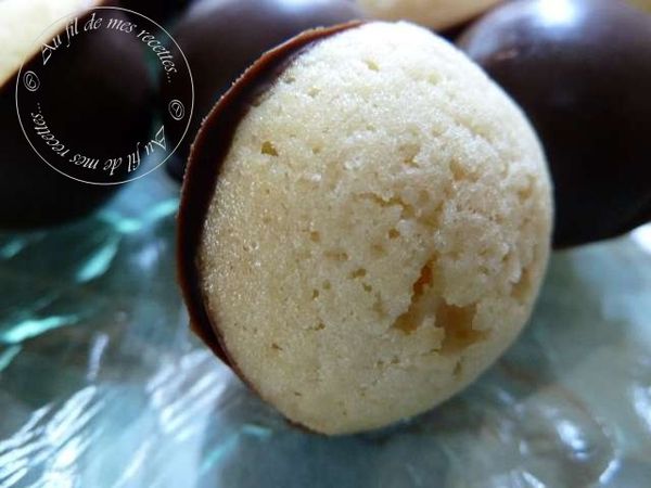 Mini-demi-spheres-aux-2-chocolats--1-.jpg