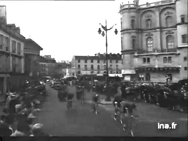 LE-TOUR-DE-FRANCE-DE-BORDEAUX-A-PARIS-1947.JPG