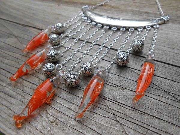 Collier-poissons-rouges-1.jpg