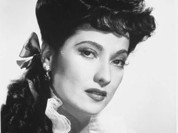 MERLE OBERON.-34
