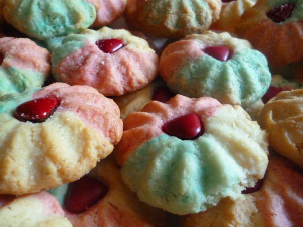 Biscuit-fleur-tricolores-a-la-noix-de-coco--13-.JPG