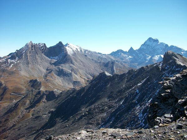 100 1333 pain de sucre ,pic d'asti, mont viso