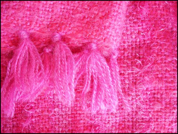 Hand-woven-wool-shawl-stole-pink-2