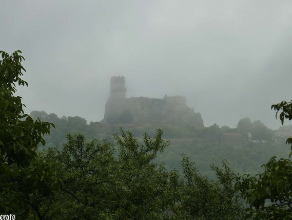 7juillet2011 - Mozac - Marsat - Chateau Tournoël brouillar