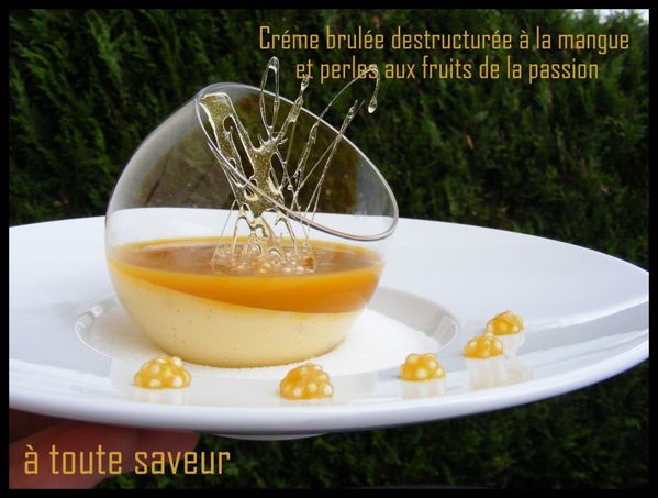 creme-brulee-destructuree-mangue-et-perles-aux-fruits-pa.jpg