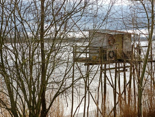 Cabane-pour-la-peche-au-carrelet.jpg