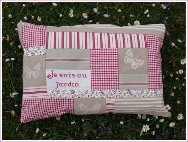 coussin-je-suis-au-jardin.jpg